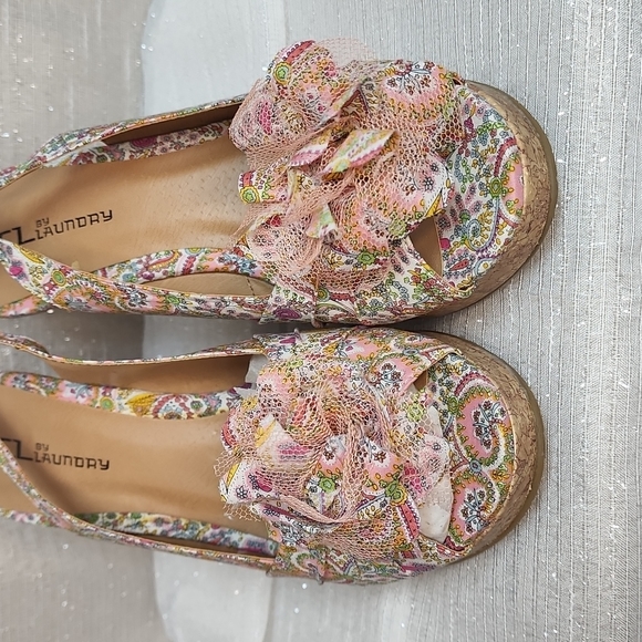 Paisley Sling Back Wedges (Sz 8.5) - Picture 6 of 11